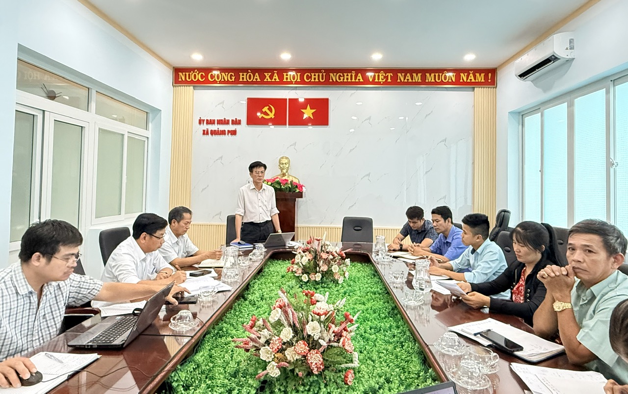 Xã Quảng Phú làm việc với Trạm Chăn nuôi và Thú y khu vực Buôn Đôn về công tác quản lý và phòng, chống dịch bệnh trên các đàn gia súc, gia cầm